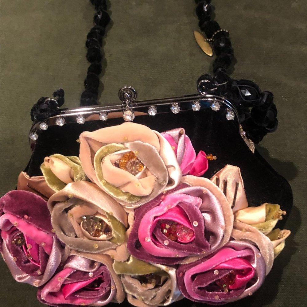MARY FRANCES BLACK VELOUR JEWELED BLOOMING FLORAL COLLAGE BEADED PURSE make OFFR